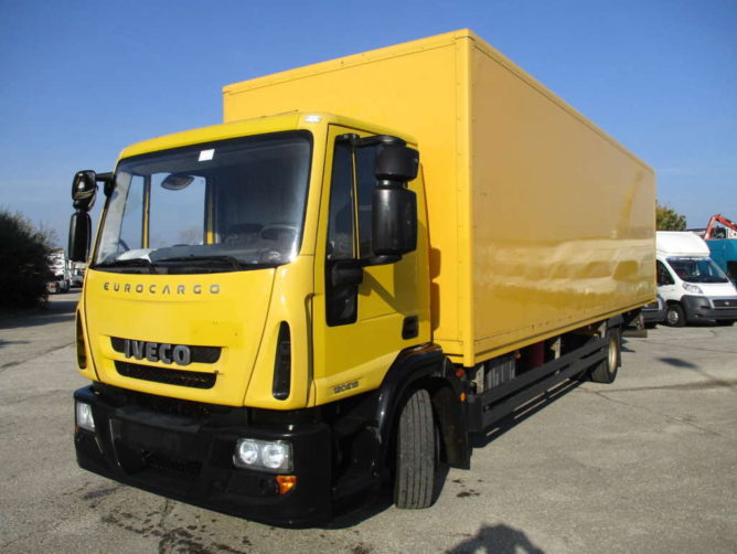 IVECO EUROCARGO 120E18